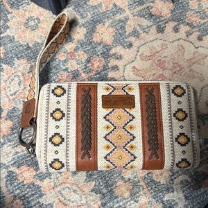 Wrangler Women's Patterned Wristlet with Brown Accents